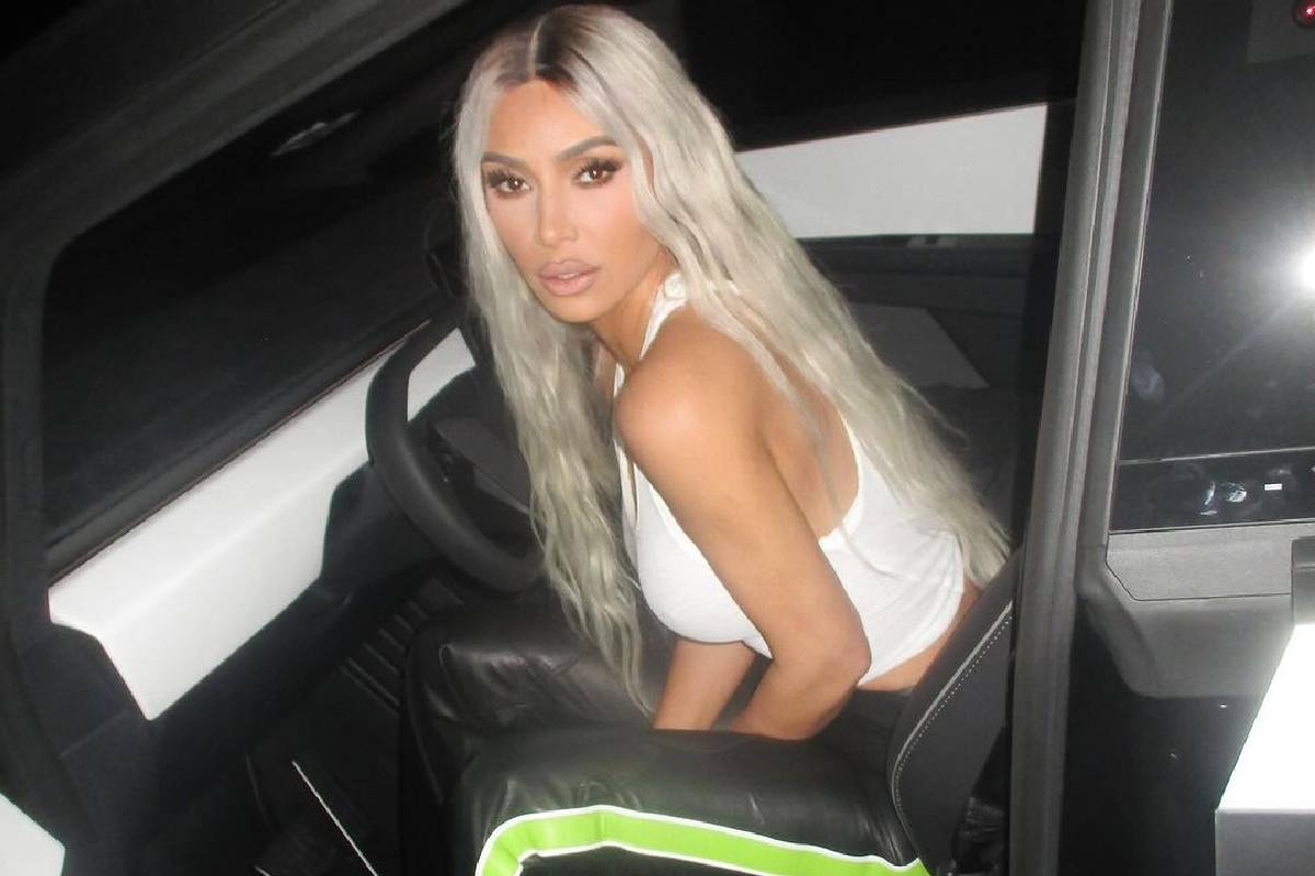 سيارة كيم كارداشيان