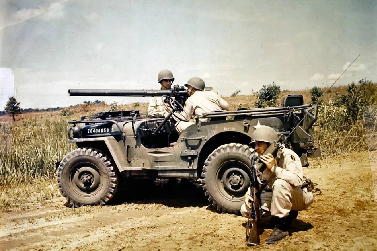 سيارة جيب عسكرية