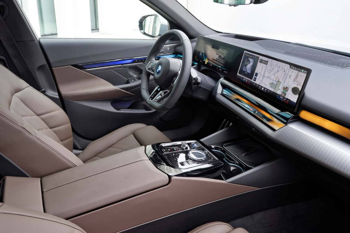 بي ام دبليو اي 5 2024