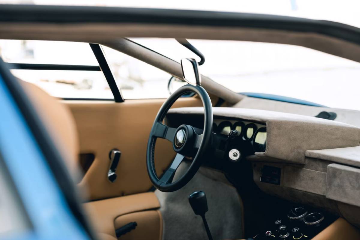 سيارات رياضية