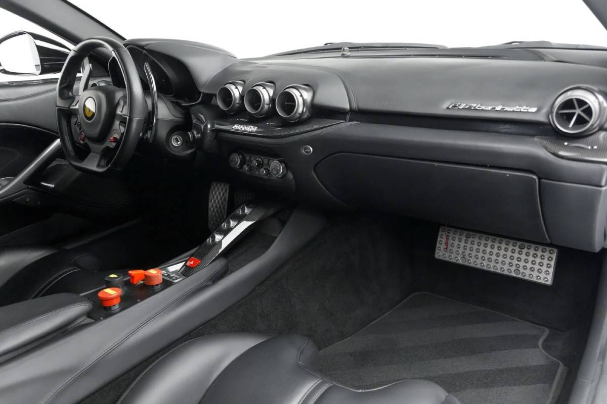 سيارة فيراري