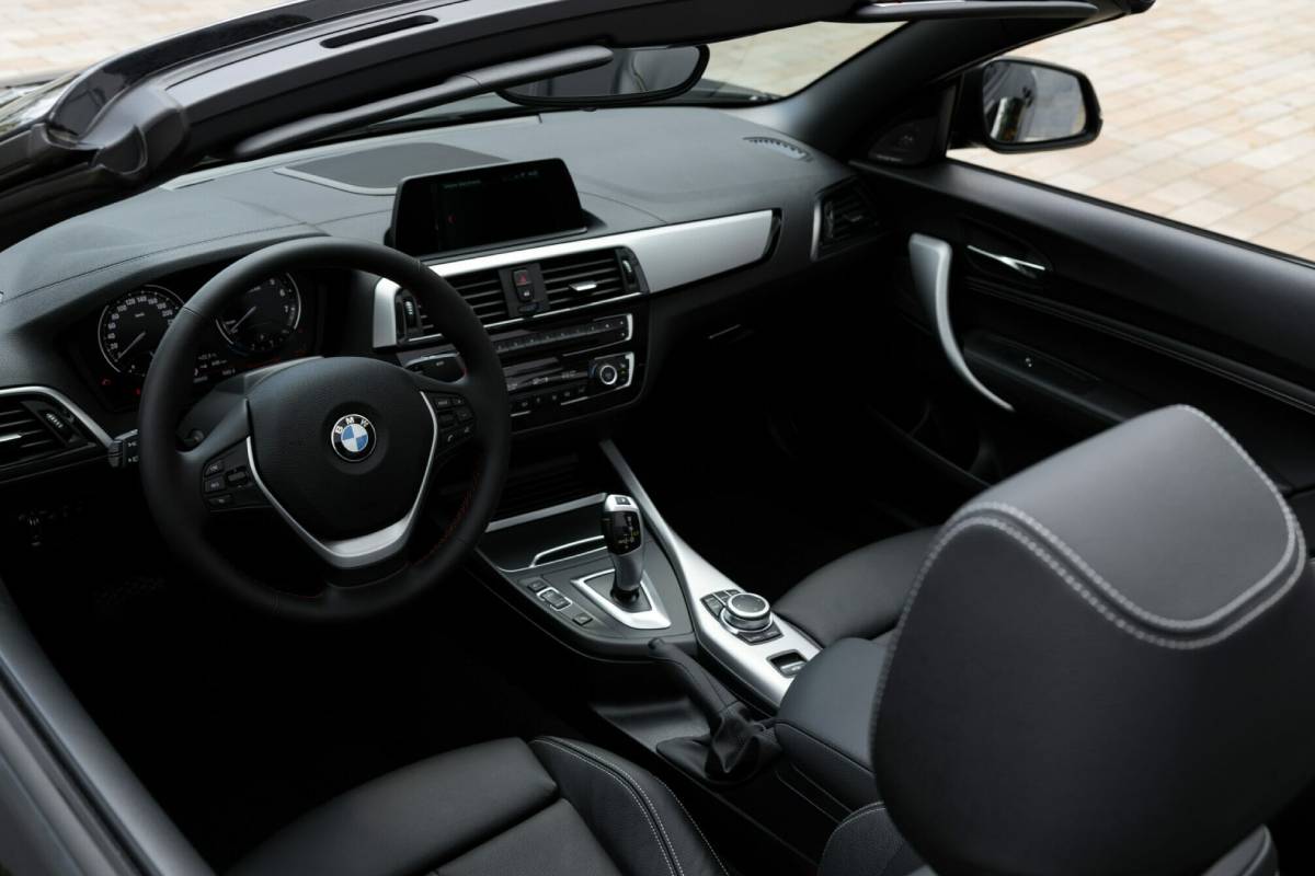 مكنسة كهربائية