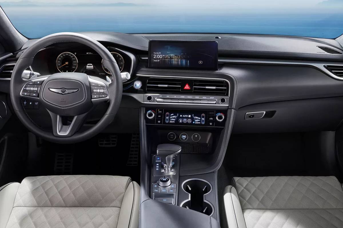 جينيسيس G70 2024