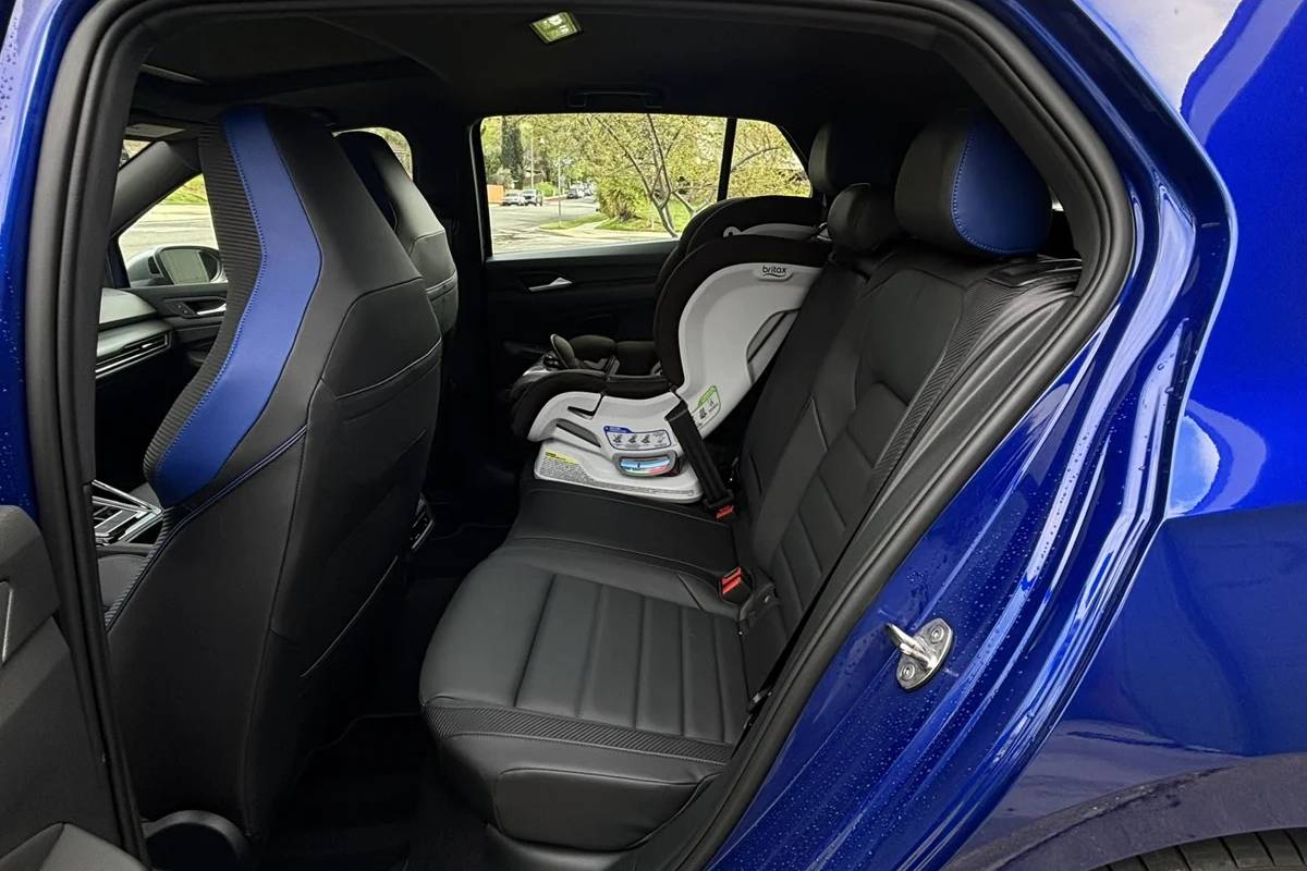 فولكس واجن جولف آر 2024