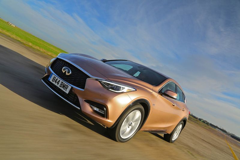 انفينيتي كيو 30