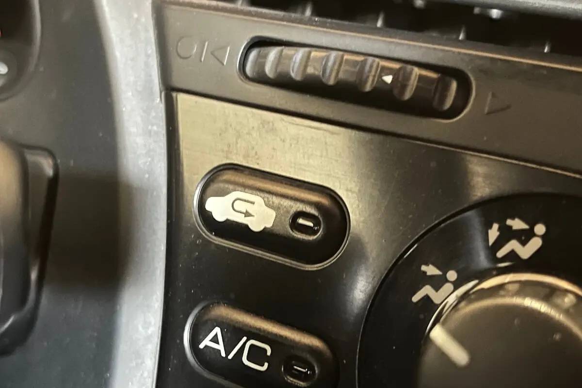 مكيف السيارة