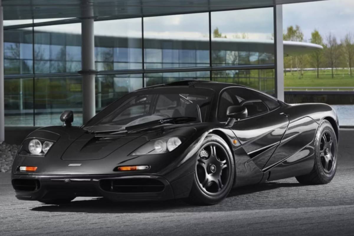 سيارة ايلون ماسك