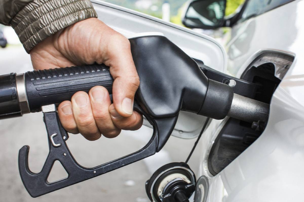 خزان وقود السيارة