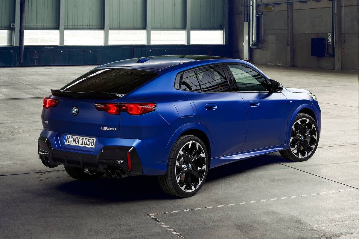 بي ام دبليو اكس 2