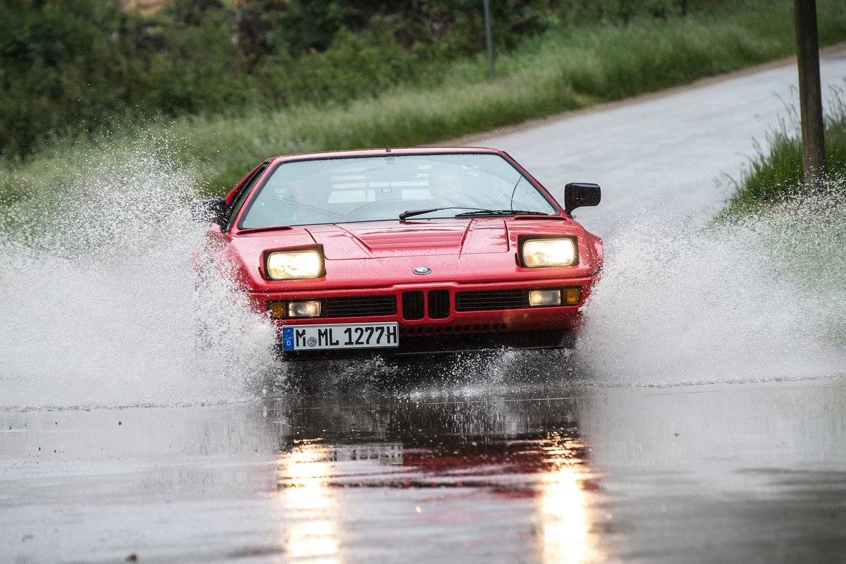 بي ام دبليو ام 1