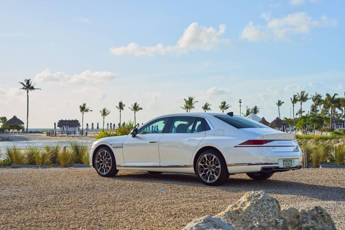 جينيسيس جي 90