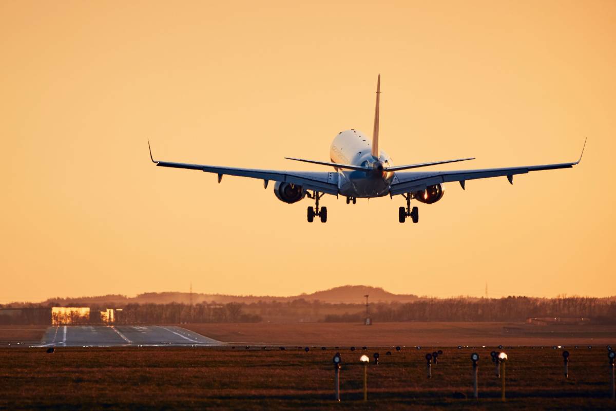 لون الطائرة