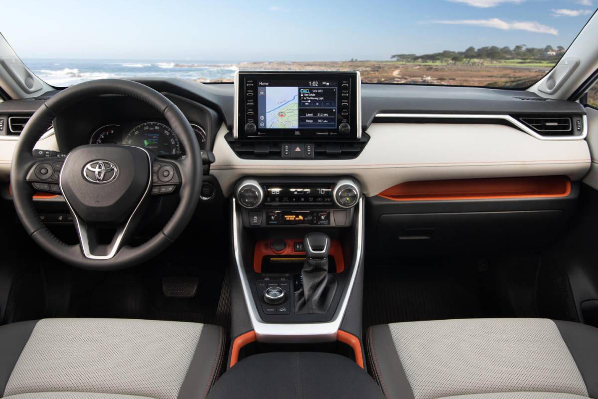 هوندا وتويوتا