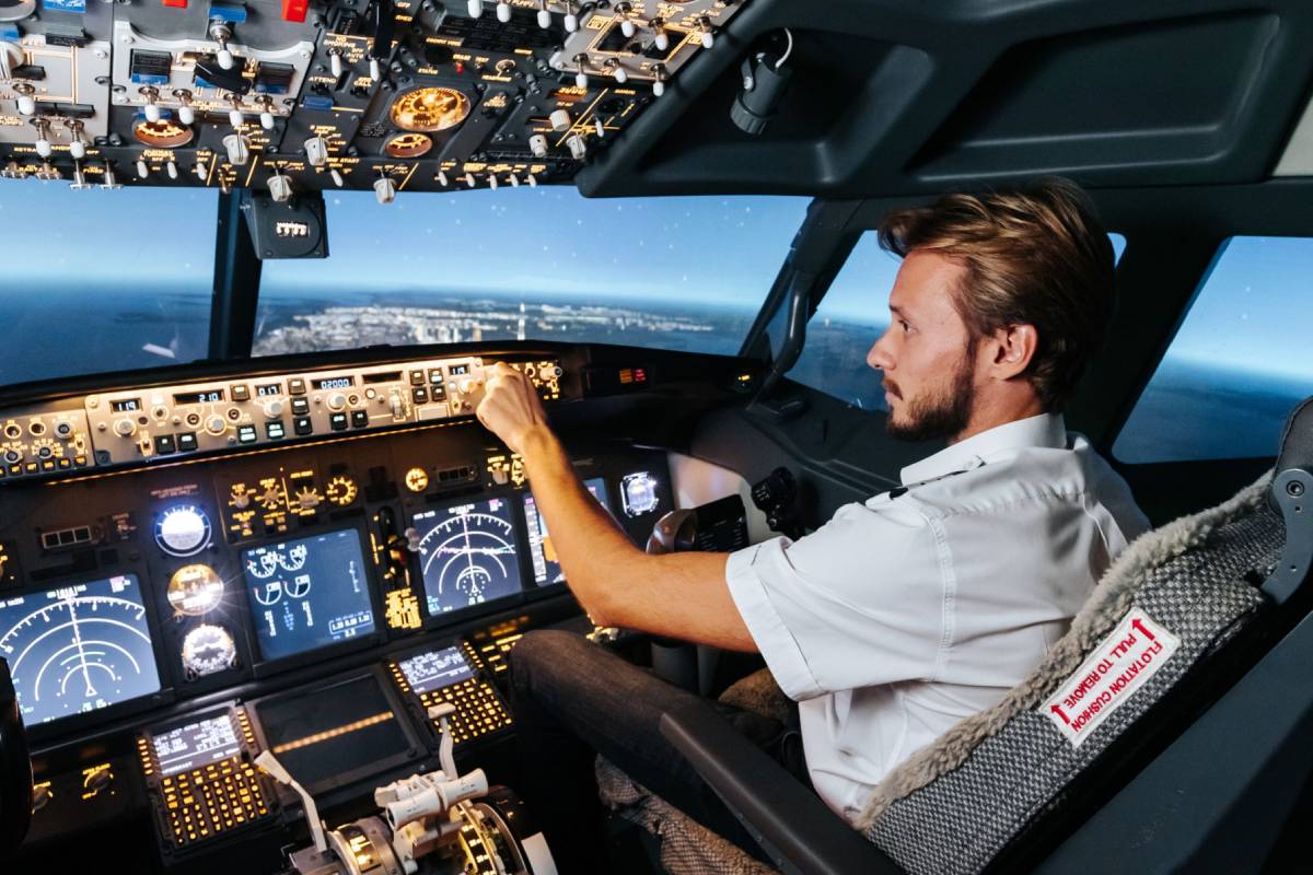 محرك الطائرة