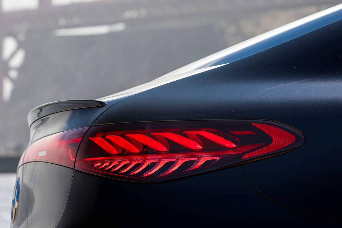 مرسيدس اي كيو اس 2024 سيدان