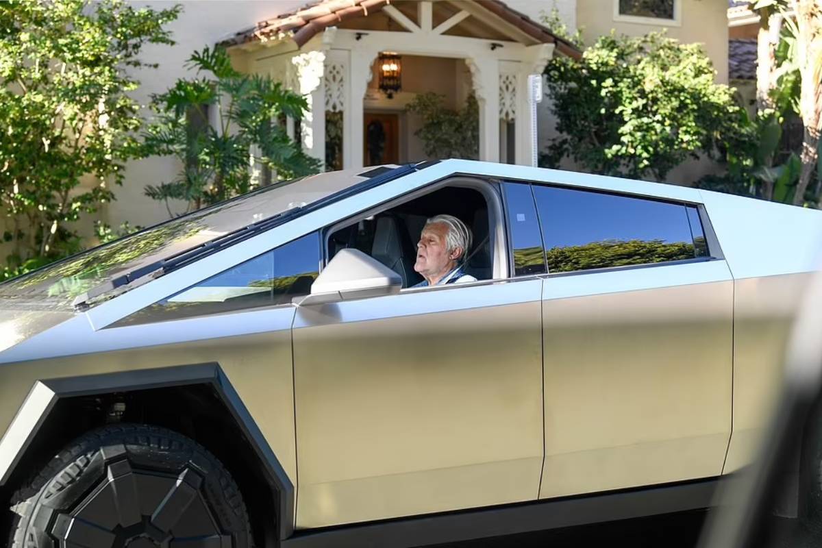 تسلا سايبر تراك