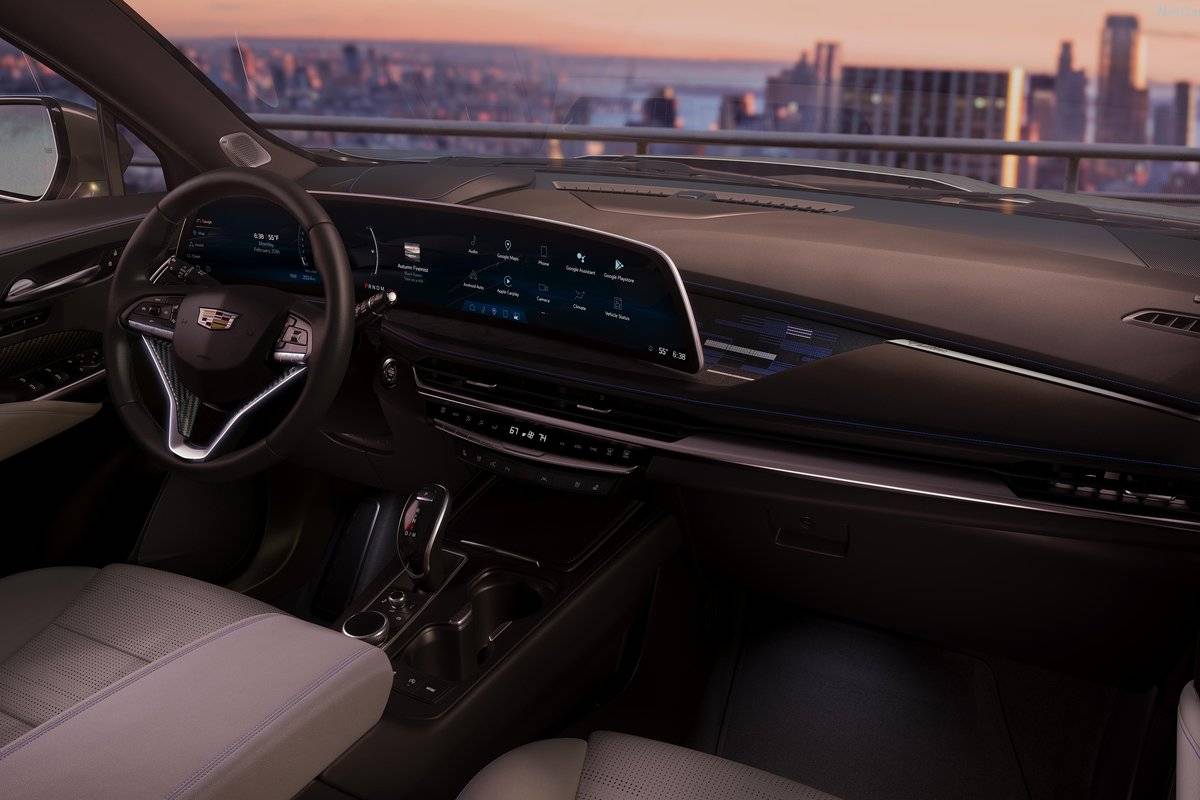 كاديلاك اكس تي 4 2024