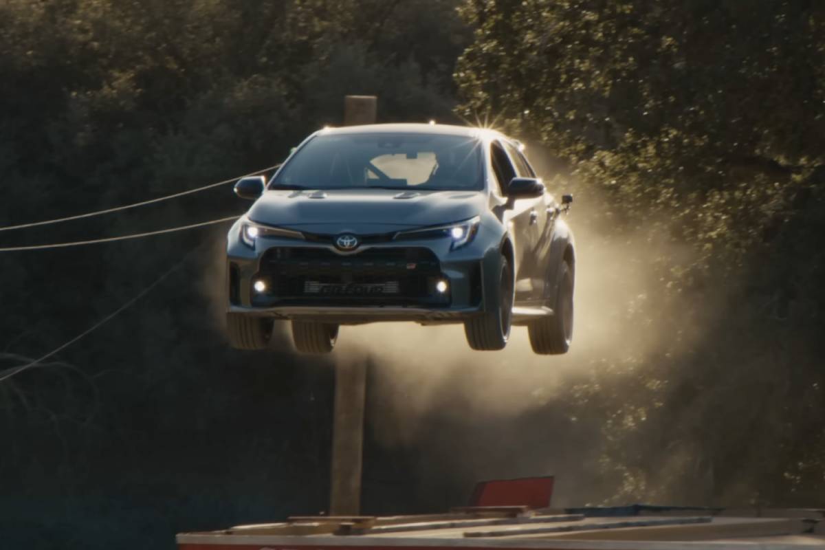 تويوتا كورولا جي ار 2023