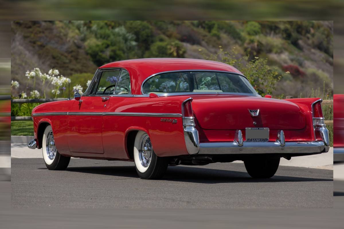 كراسلر 300 بي