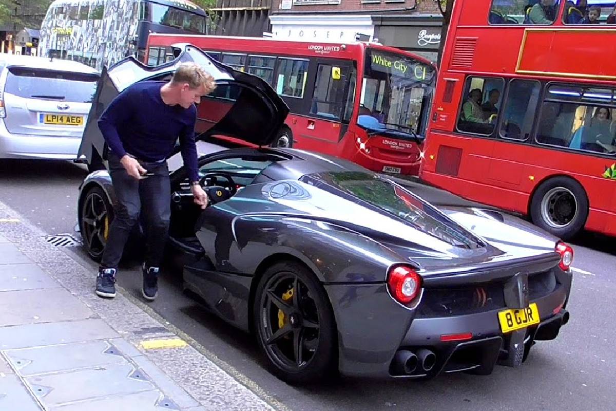 سيارات المشاهير