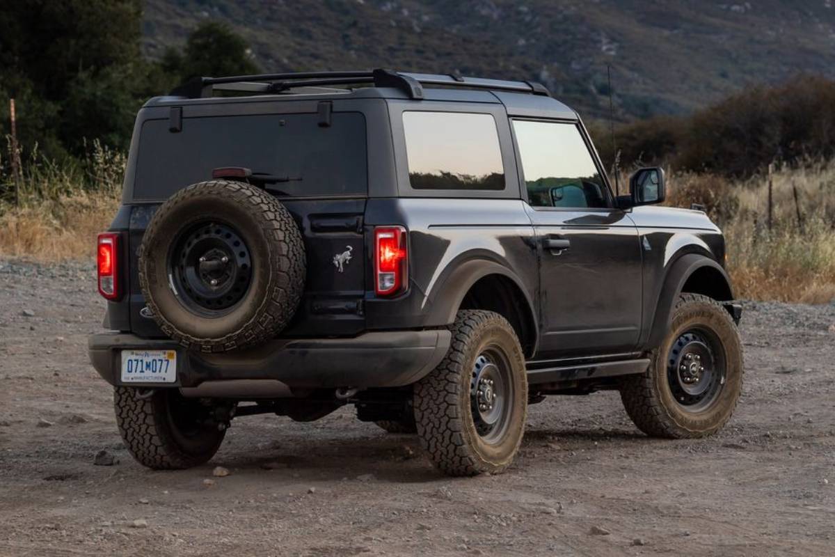 سيارات اس يو في