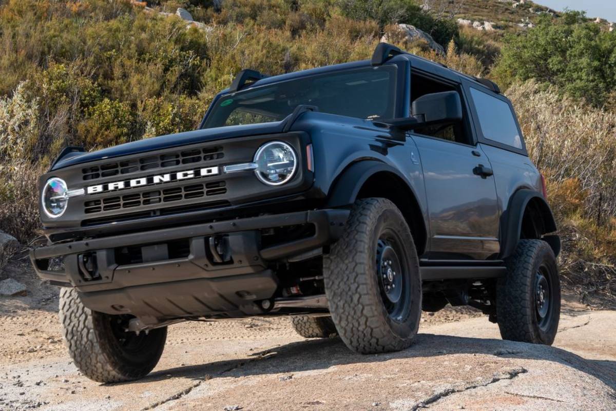 سيارات اس يو في