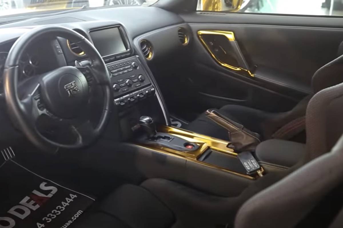 نيسان جي تي ار