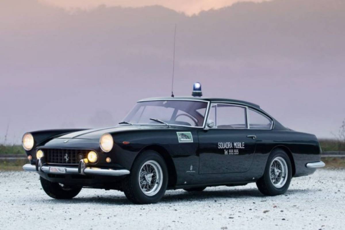 سيارات شرطة