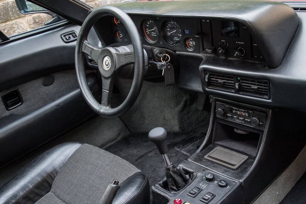 بي ام دبليو ام 1