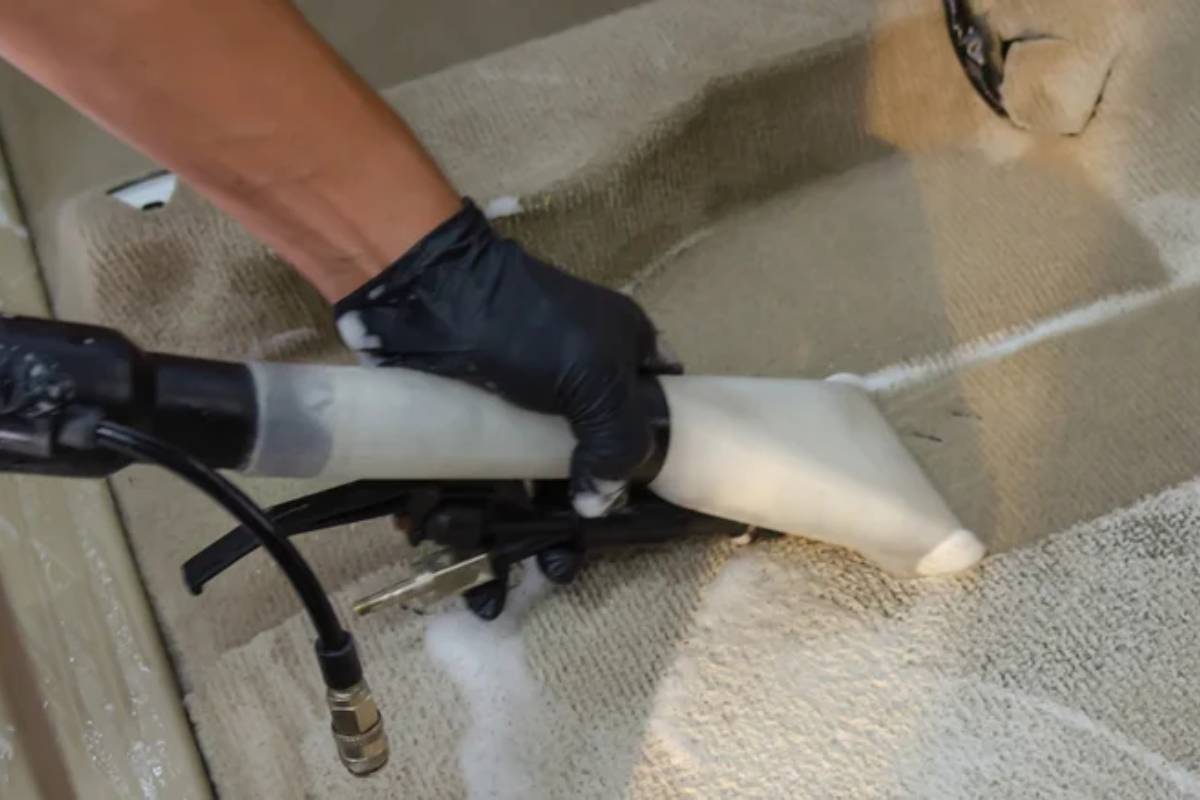 تنظيف مقاعد السيارة