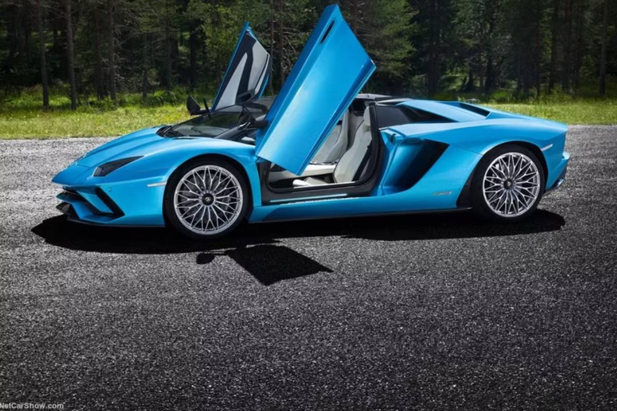 سيارات ممثلين