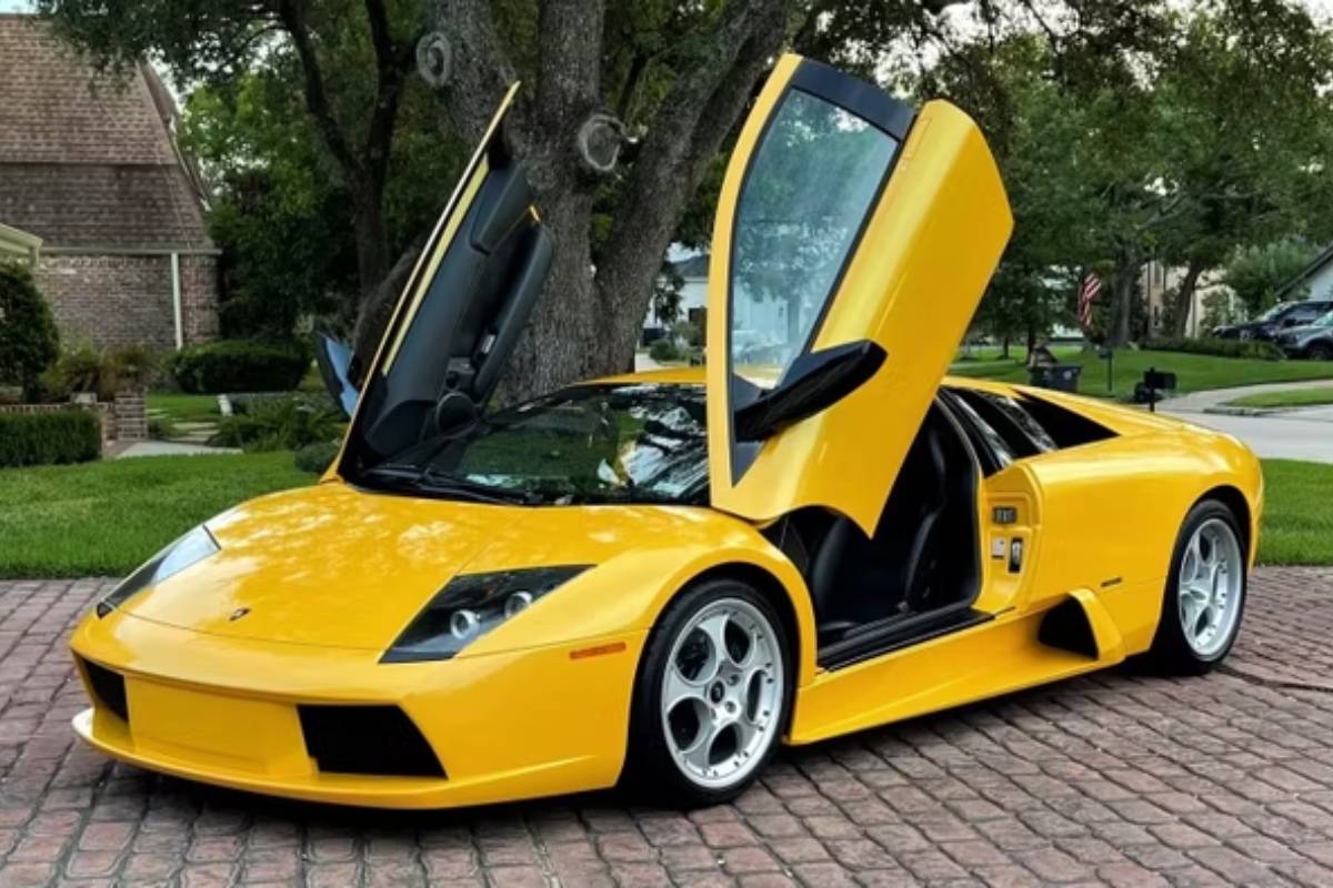 سيارات ممثلين