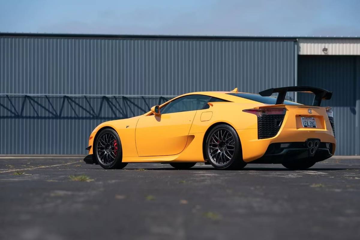 لكزس ال اف اي