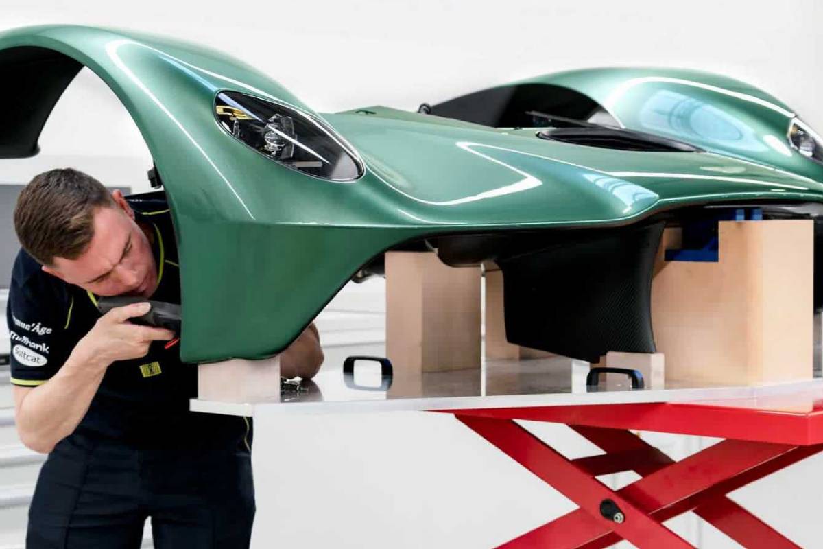 استون مارتن فالكيري