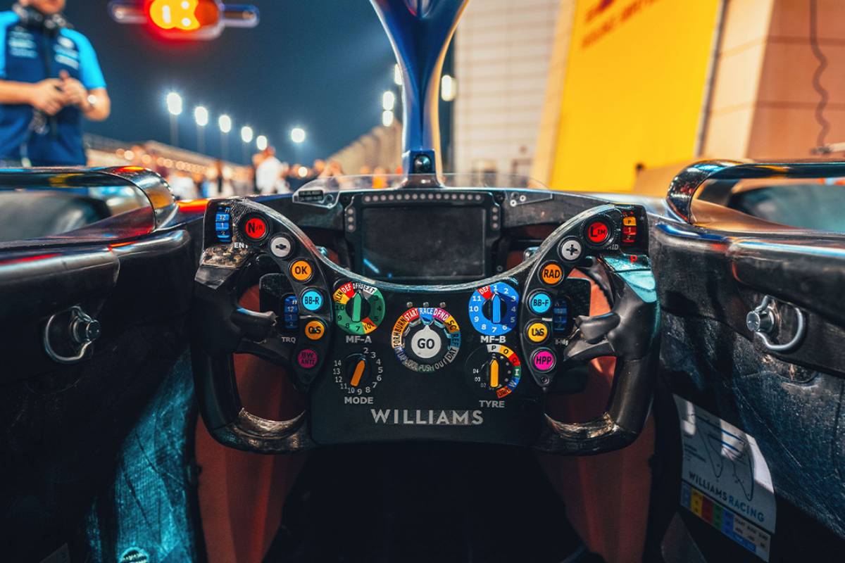 عجلة قيادة فورمولا 1