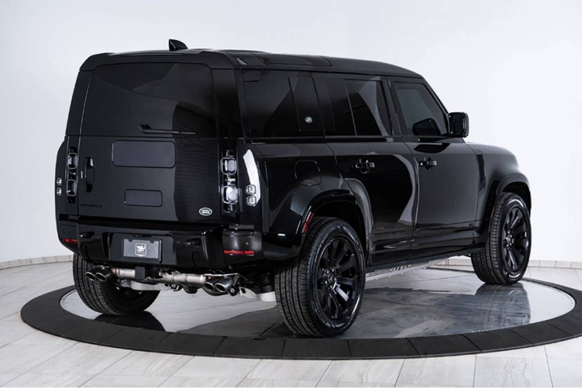 لاند روفر ديفندر معدلة