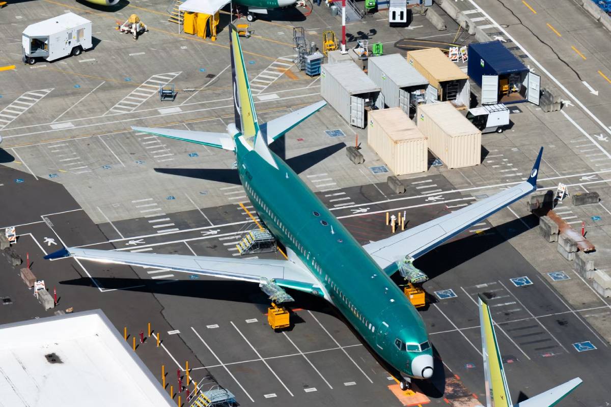 لون الطائرات