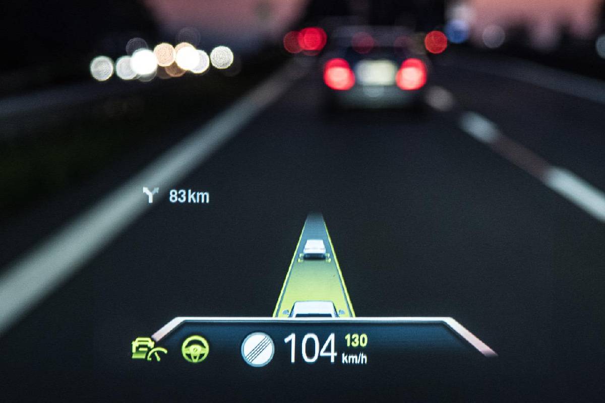 شاشة العرض العلوية