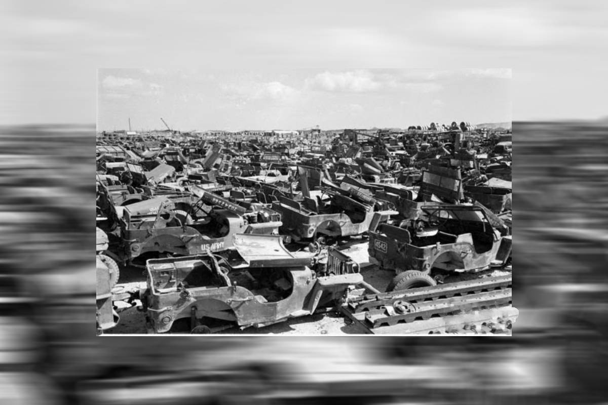 سيارة جيب عسكرية