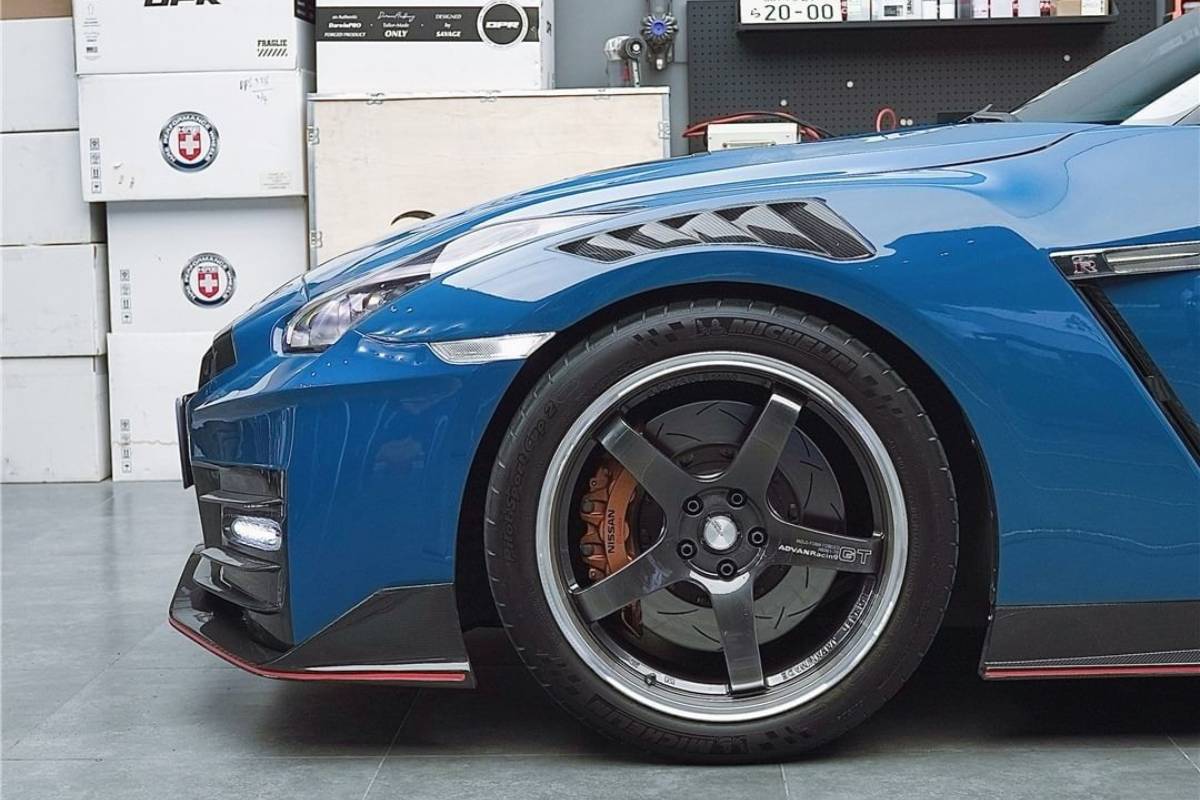 نيسان جي تي ار