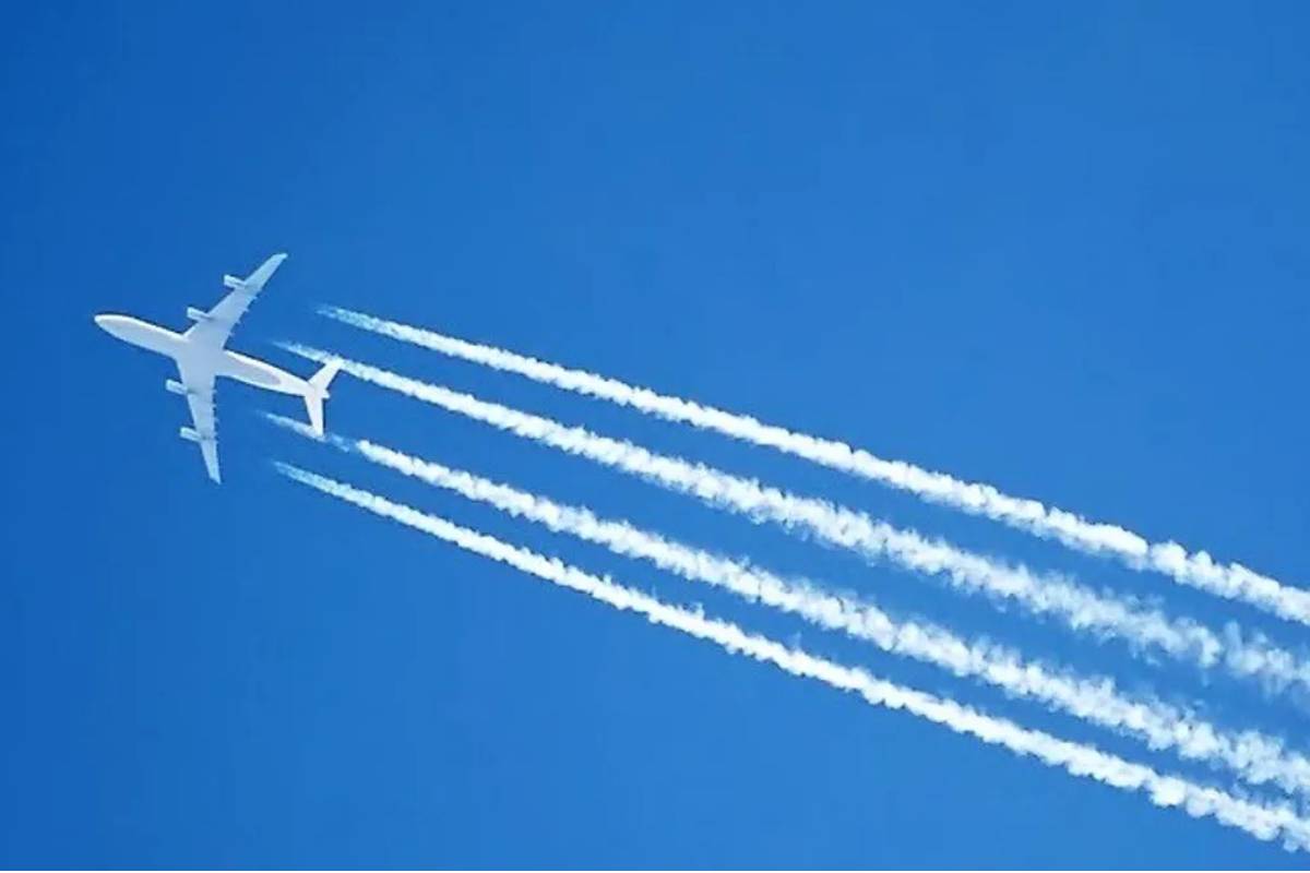 دخان الطائرات