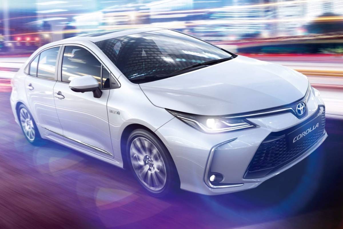 سيارات سيدان