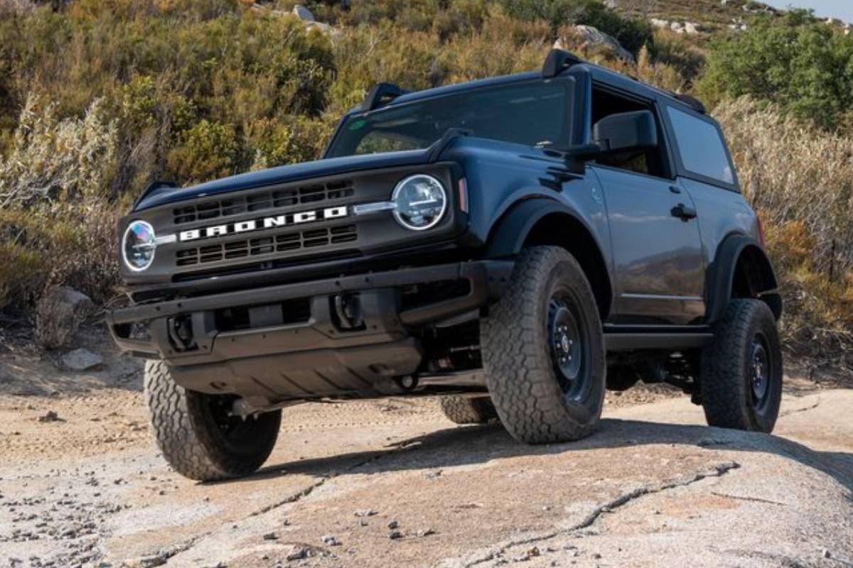 سيارات اس يو في