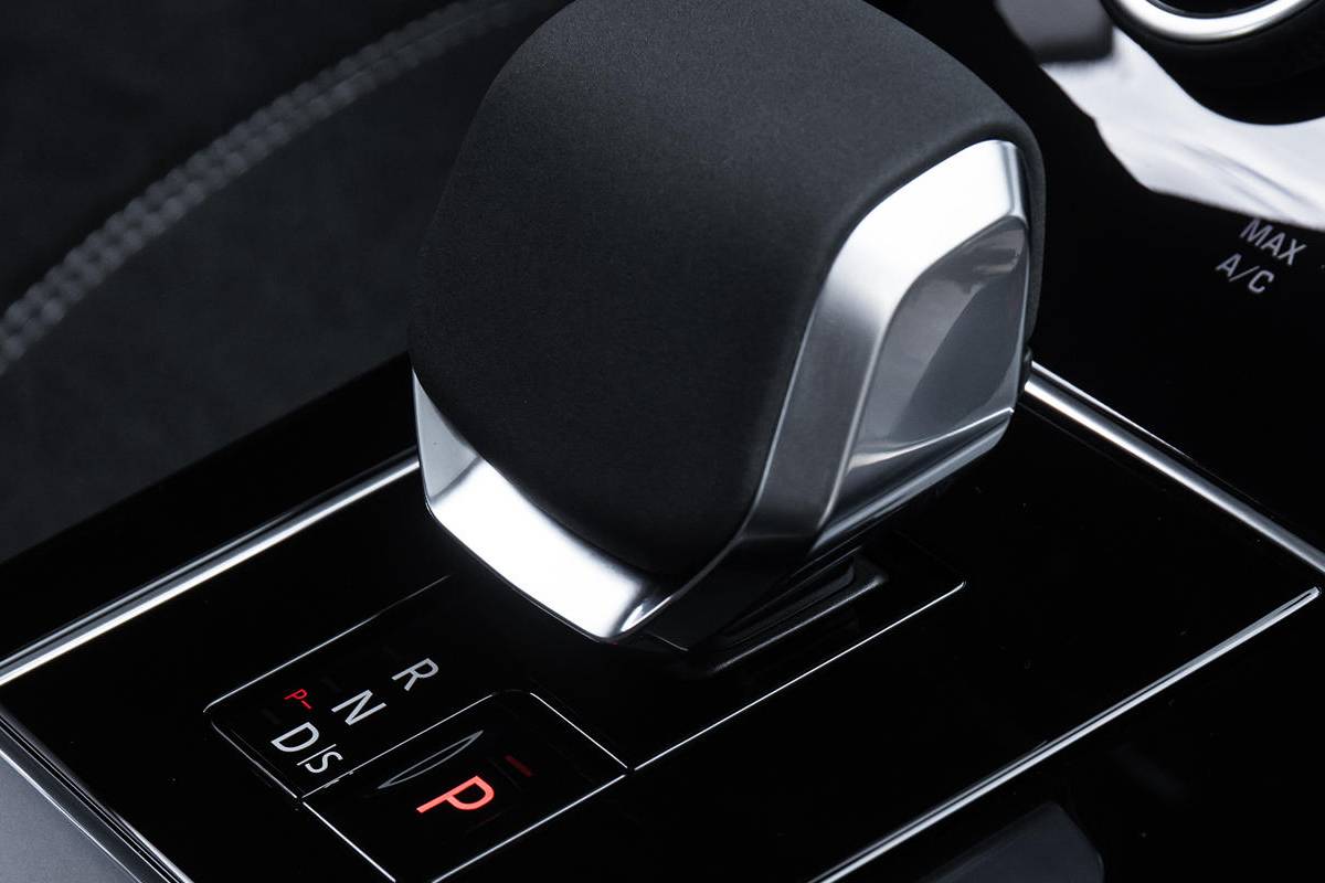 رنج روفر فيلار