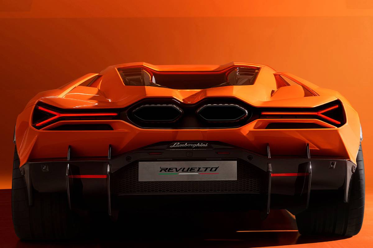 لامبورجيني ريفويلتو 2024
