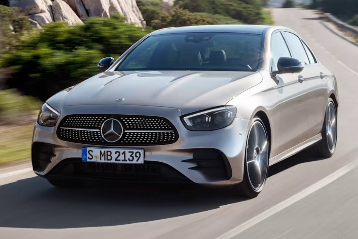 سيارات ليام نيسون