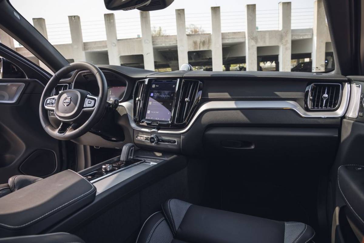 فولفو اكس سي 60 2024