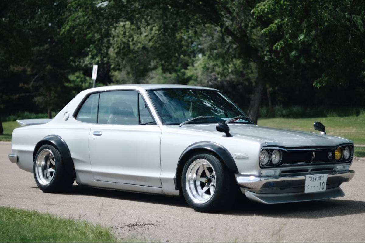 نيسان جي تي ار