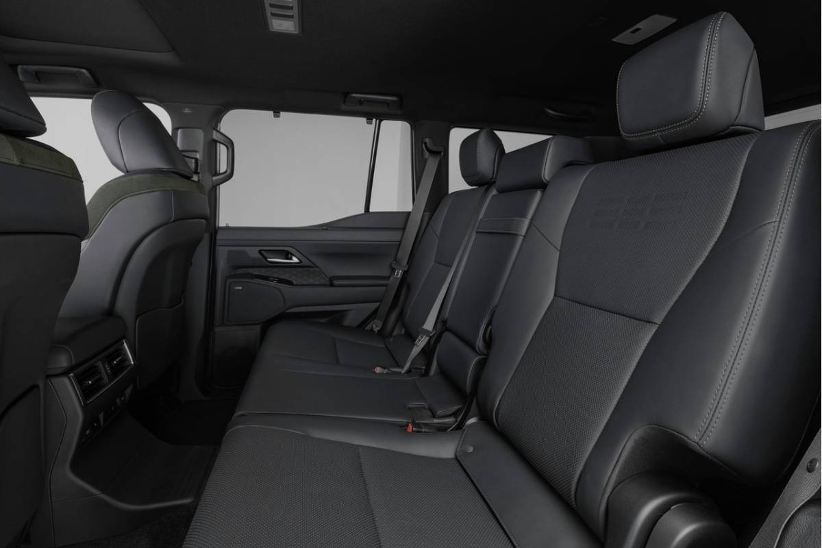 لكزس جي اكس 2024