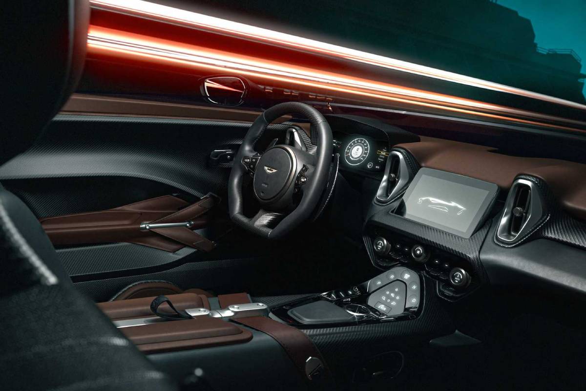 استون مارتن دي بي 22